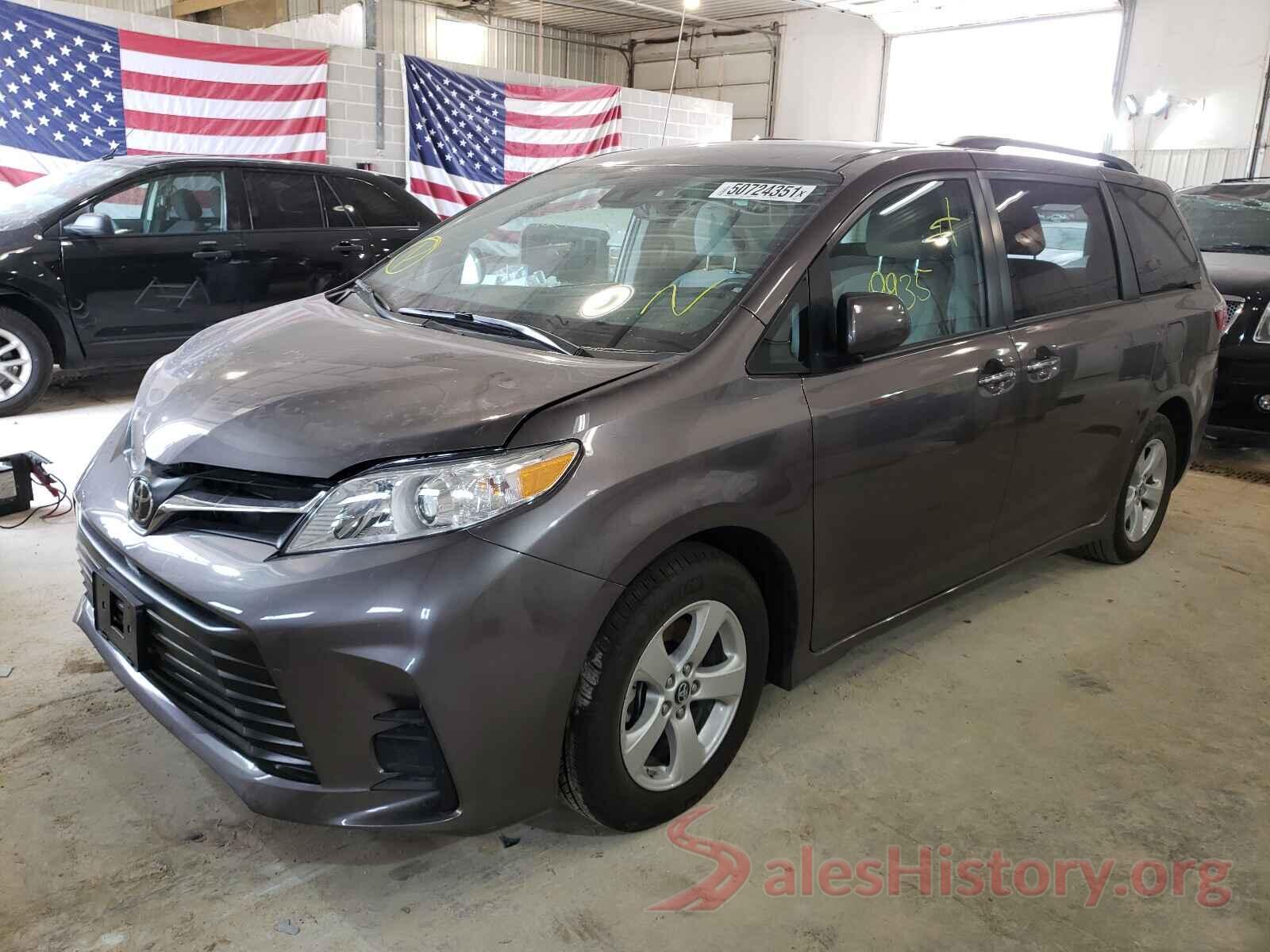 5TDKZ3DC4KS993586 2019 TOYOTA SIENNA