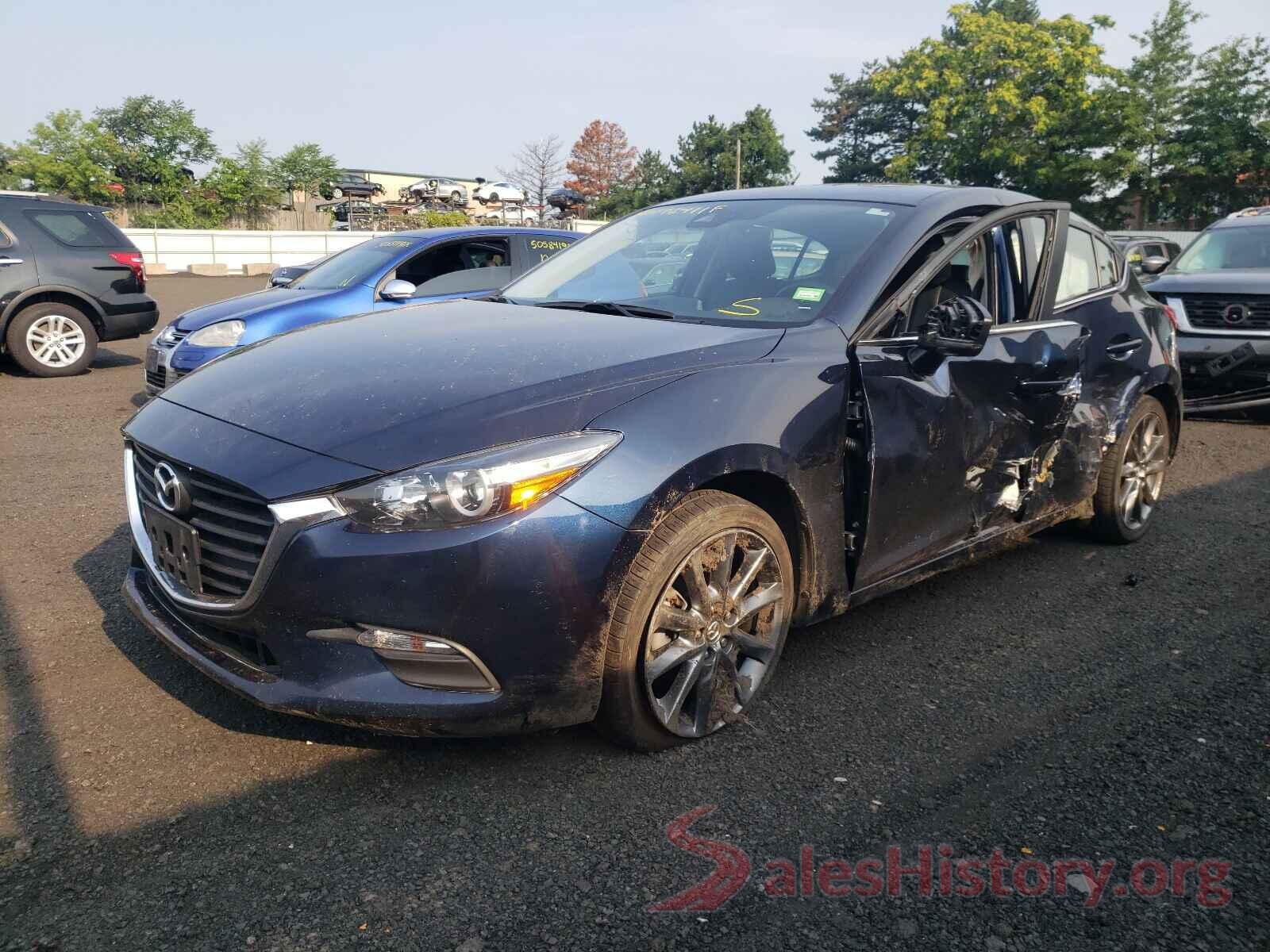 3MZBN1L33JM259020 2018 MAZDA 3