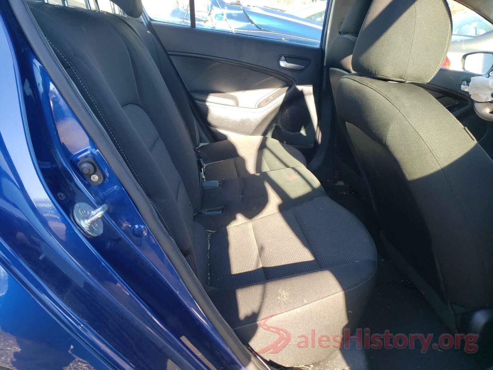 3KPFK4A78JE260100 2018 KIA FORTE