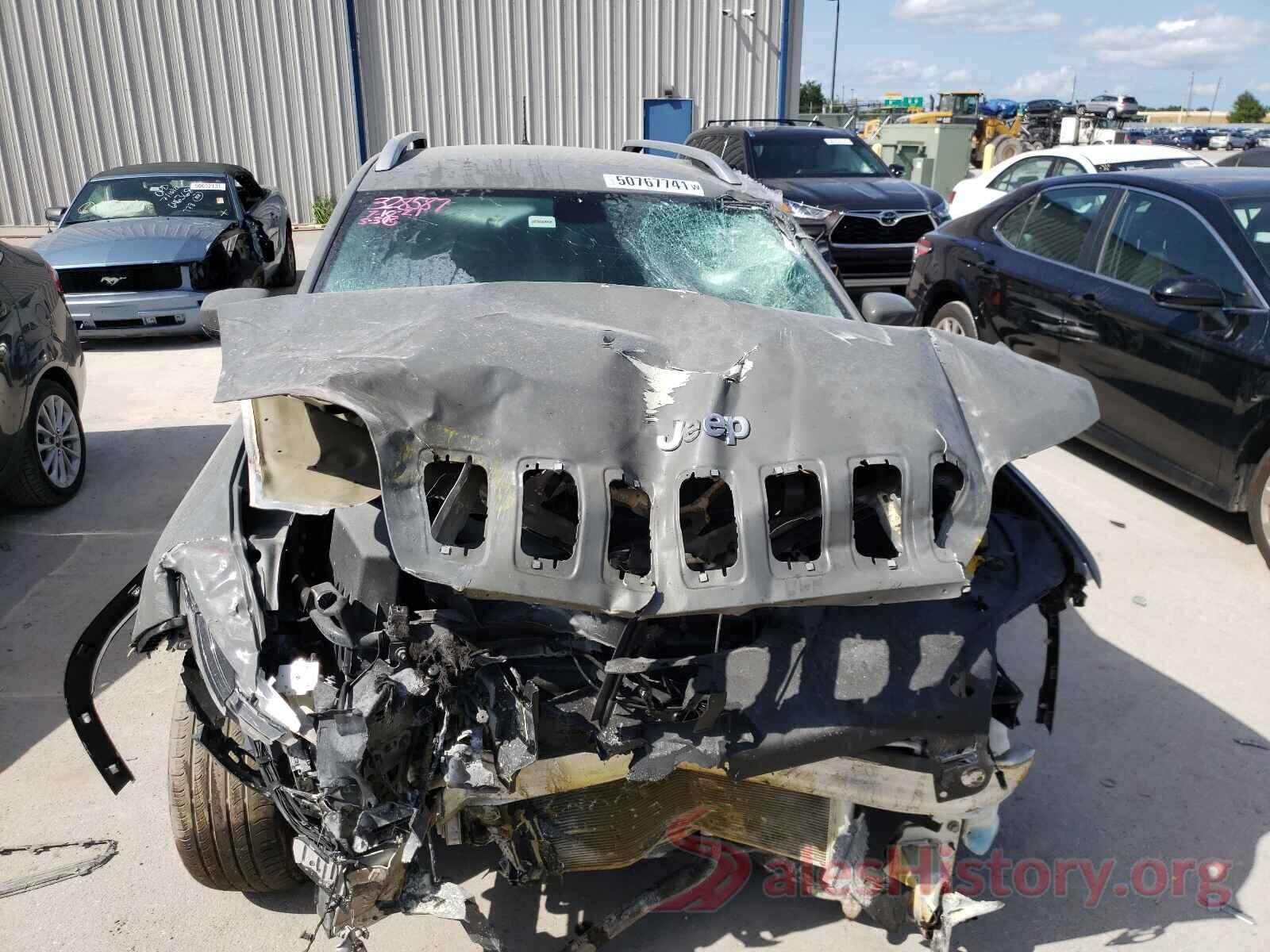 1C4PJLDB8KD405432 2019 JEEP CHEROKEE