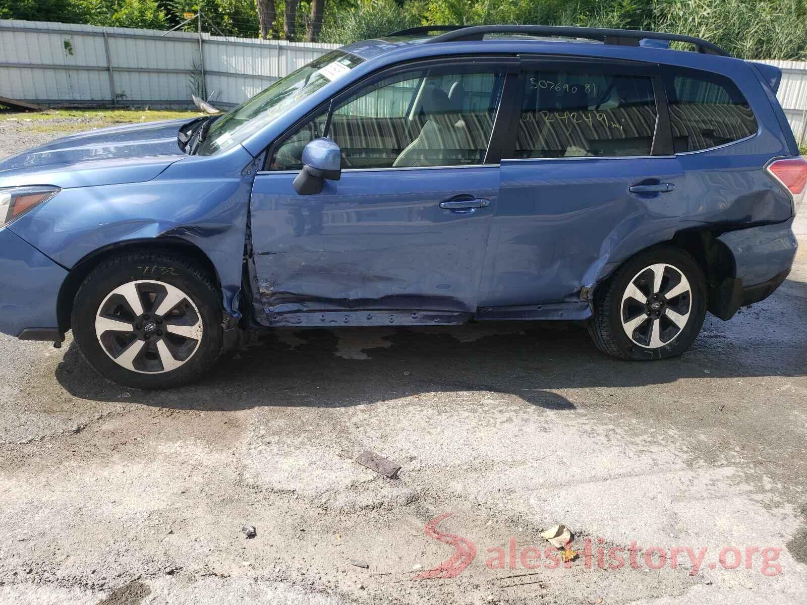 JF2SJAJC5JH532126 2018 SUBARU FORESTER