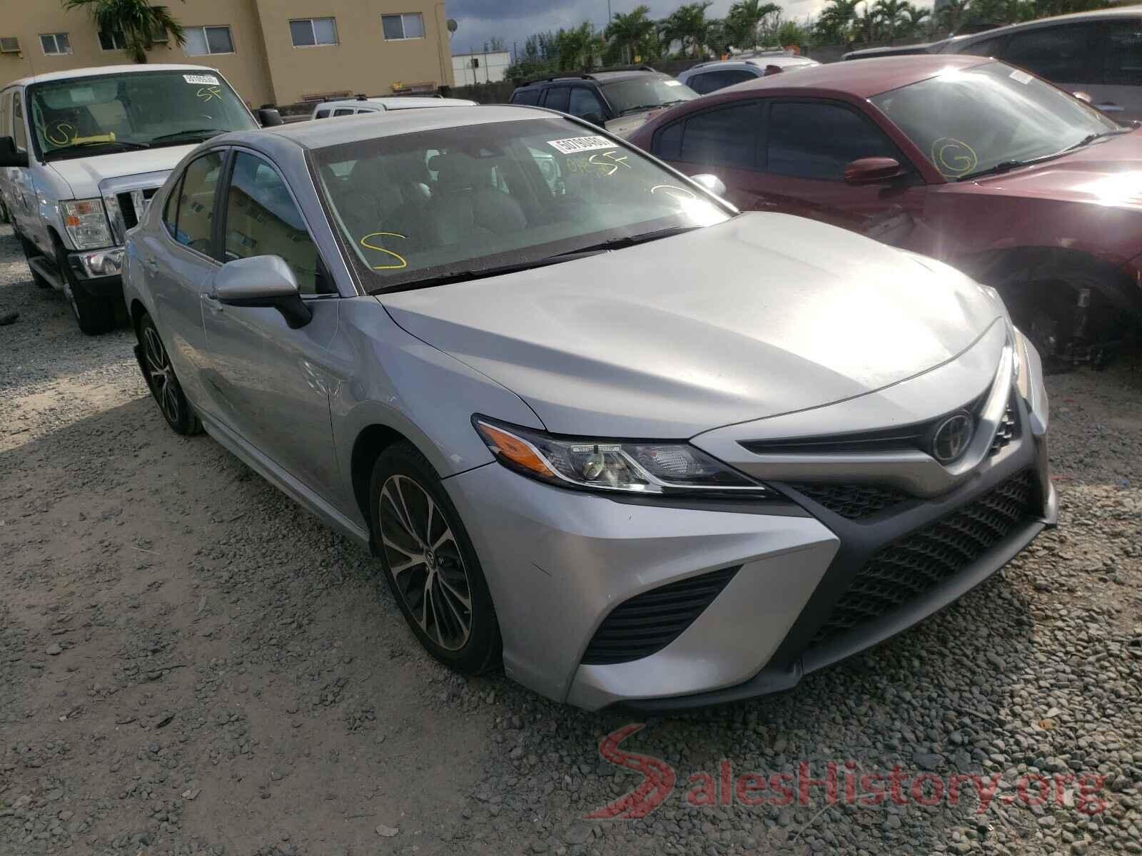 4T1B11HK1JU591639 2018 TOYOTA CAMRY