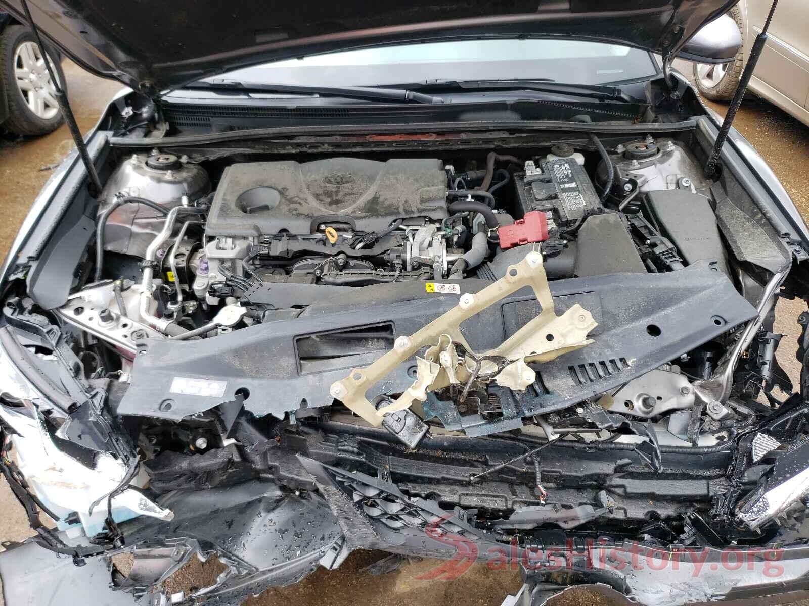 4T1B11HKXJU529477 2018 TOYOTA CAMRY