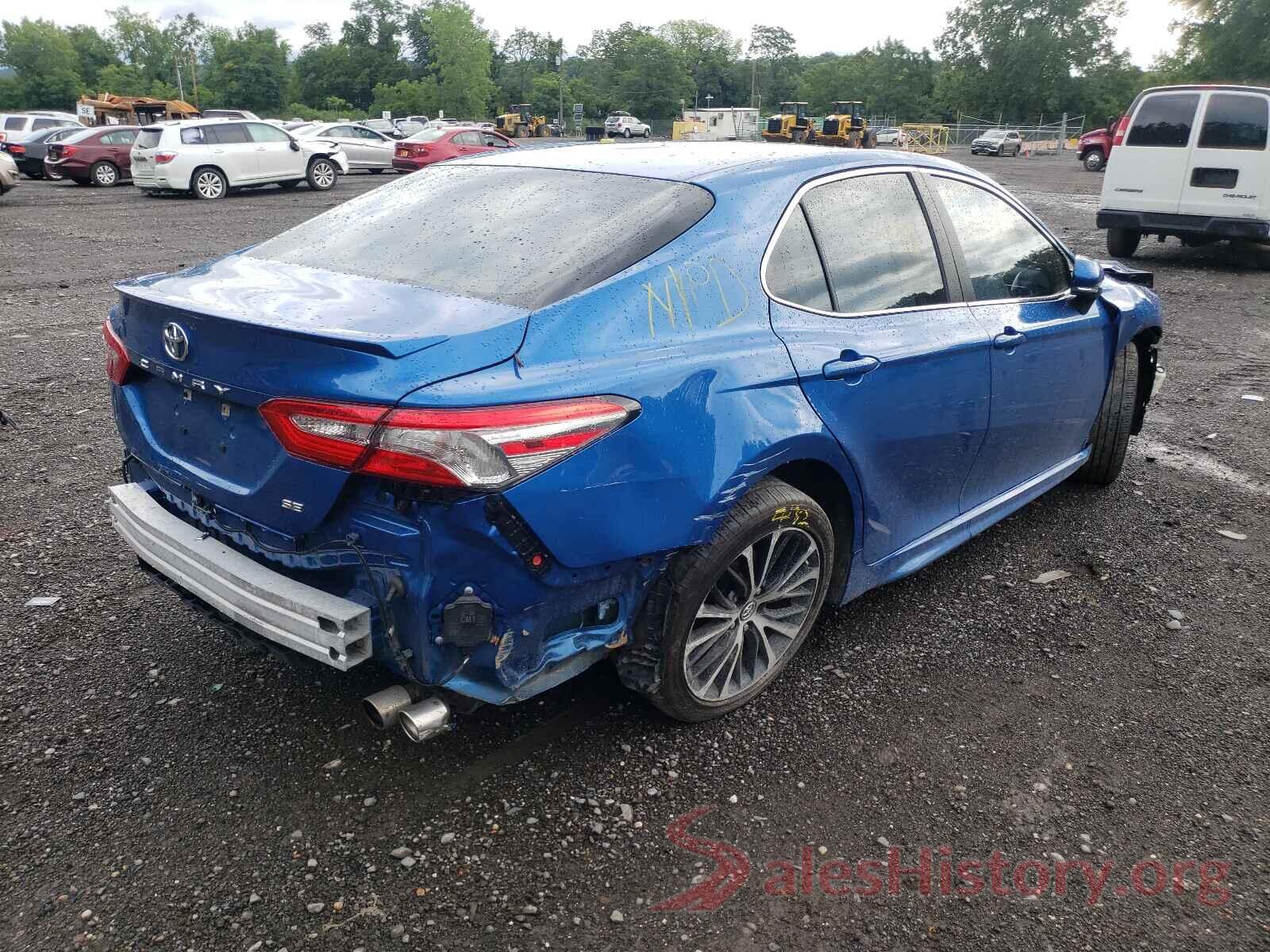 4T1B11HK9JU120662 2018 TOYOTA CAMRY