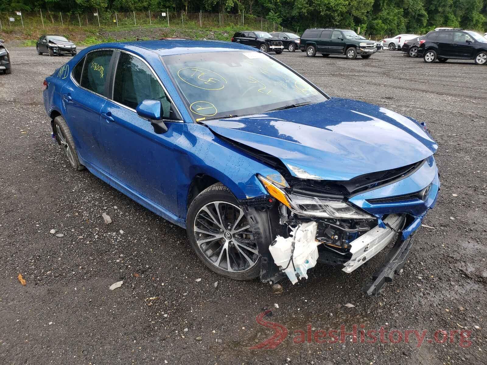 4T1B11HK9JU120662 2018 TOYOTA CAMRY