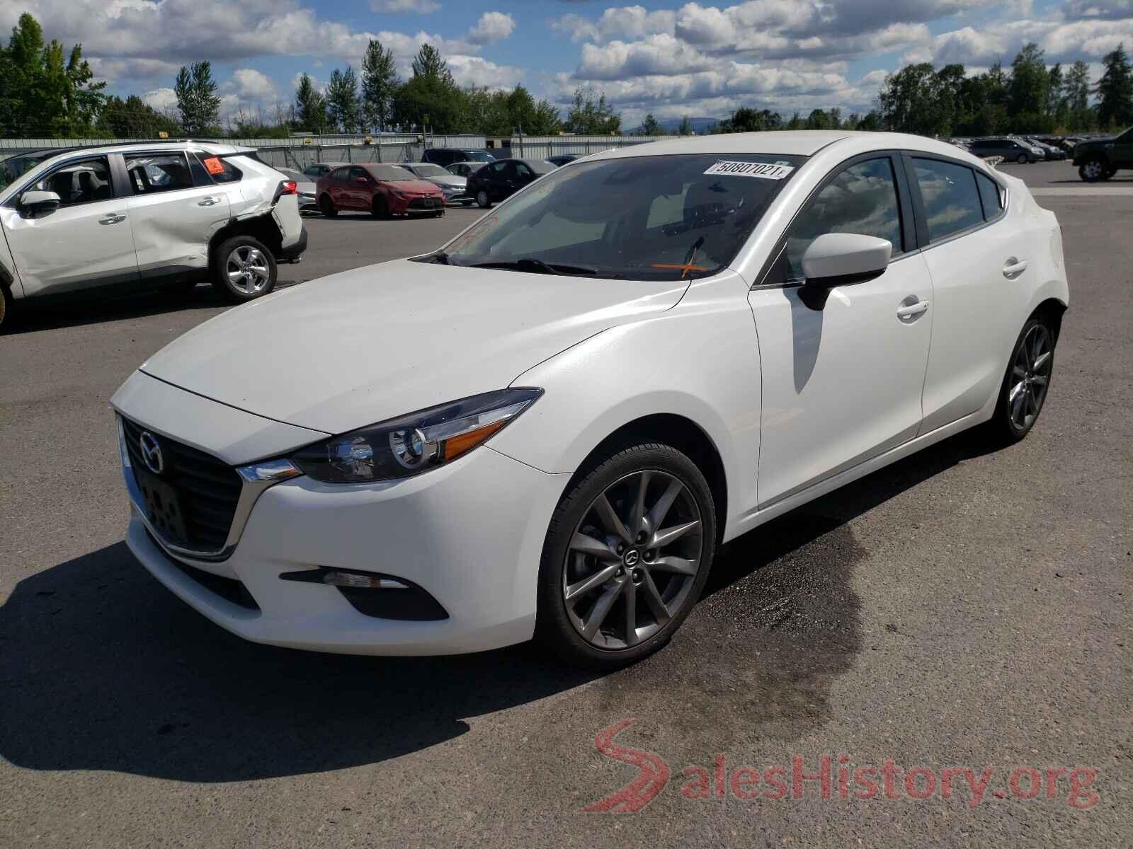 3MZBN1V30JM264253 2018 MAZDA 3