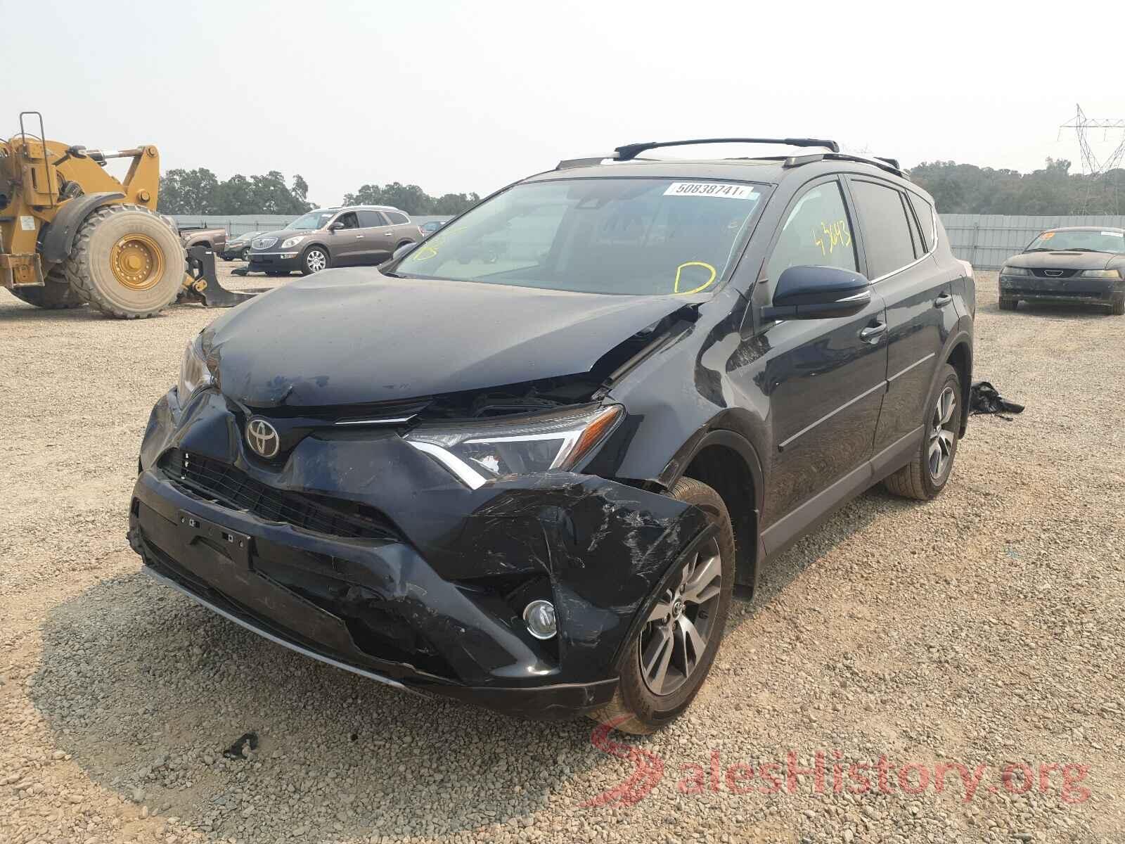 2T3RFREV8HW663032 2017 TOYOTA RAV4