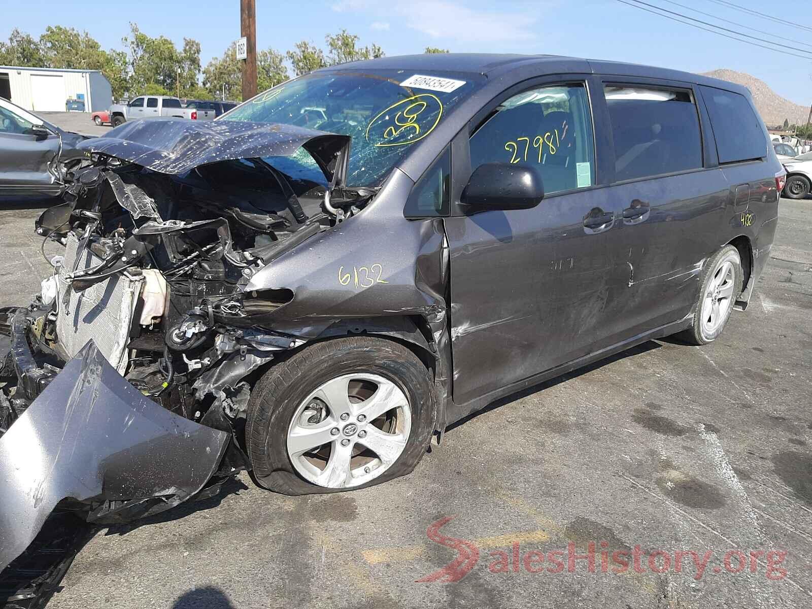 5TDZZ3DC2KS982892 2019 TOYOTA SIENNA