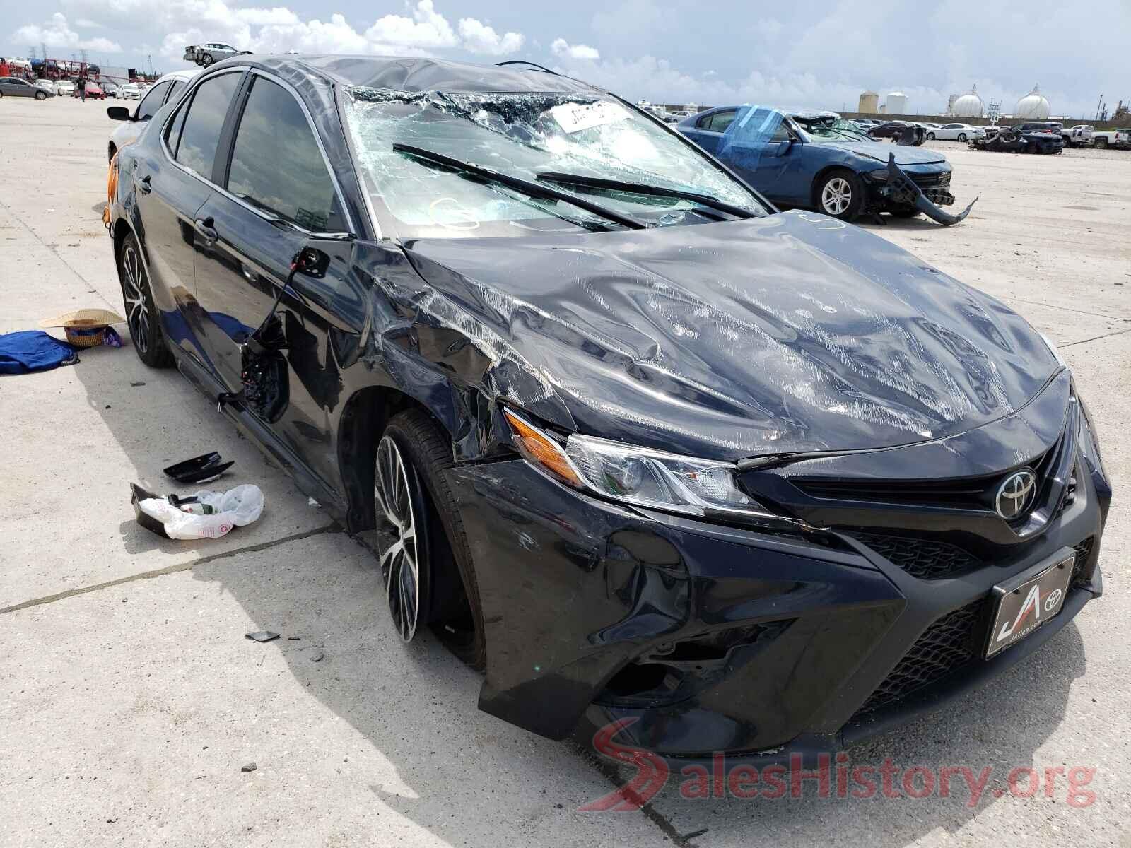 4T1B11HK6JU662365 2018 TOYOTA CAMRY