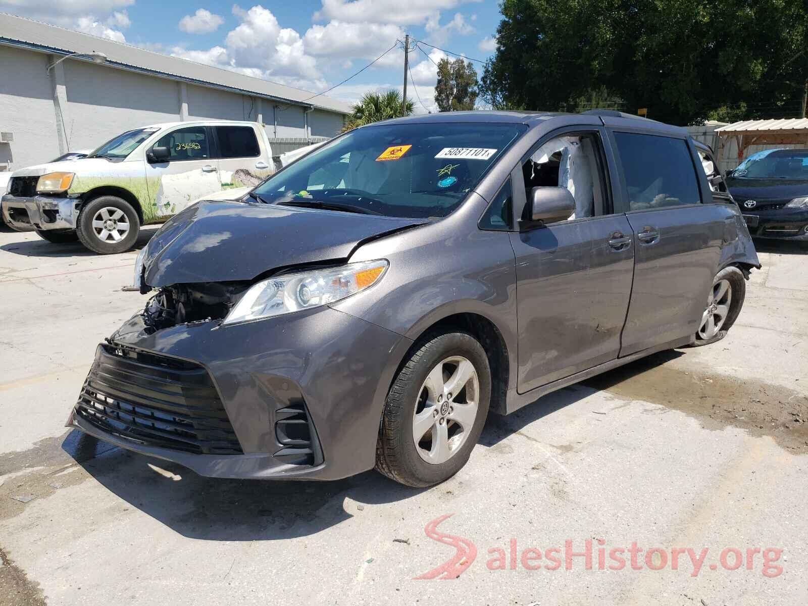 5TDKZ3DC6JS909525 2018 TOYOTA SIENNA