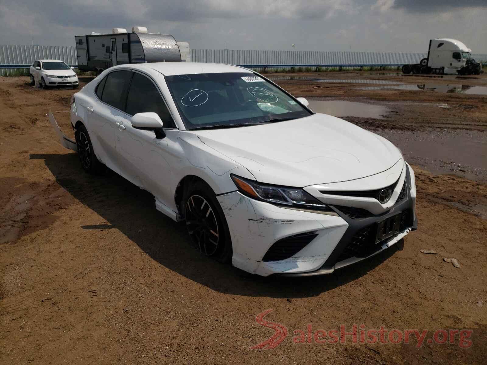 4T1B11HK7JU673374 2018 TOYOTA CAMRY