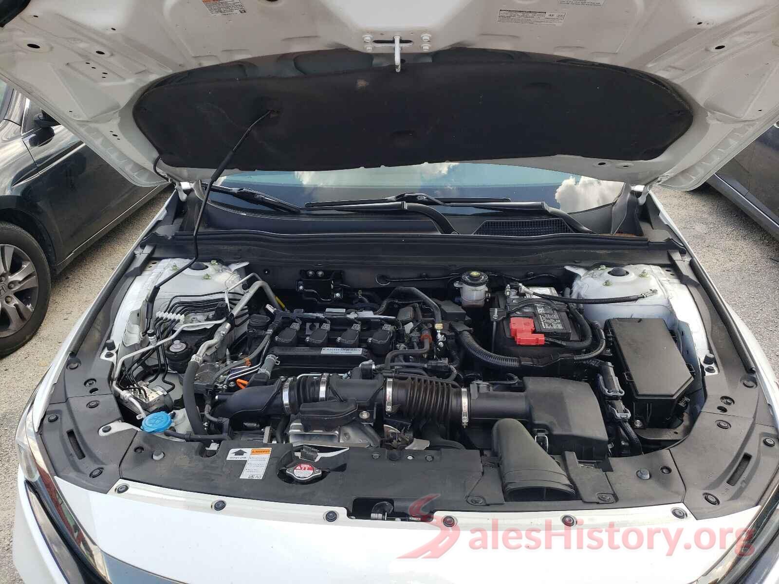 1HGCV1F32JA157113 2018 HONDA ACCORD