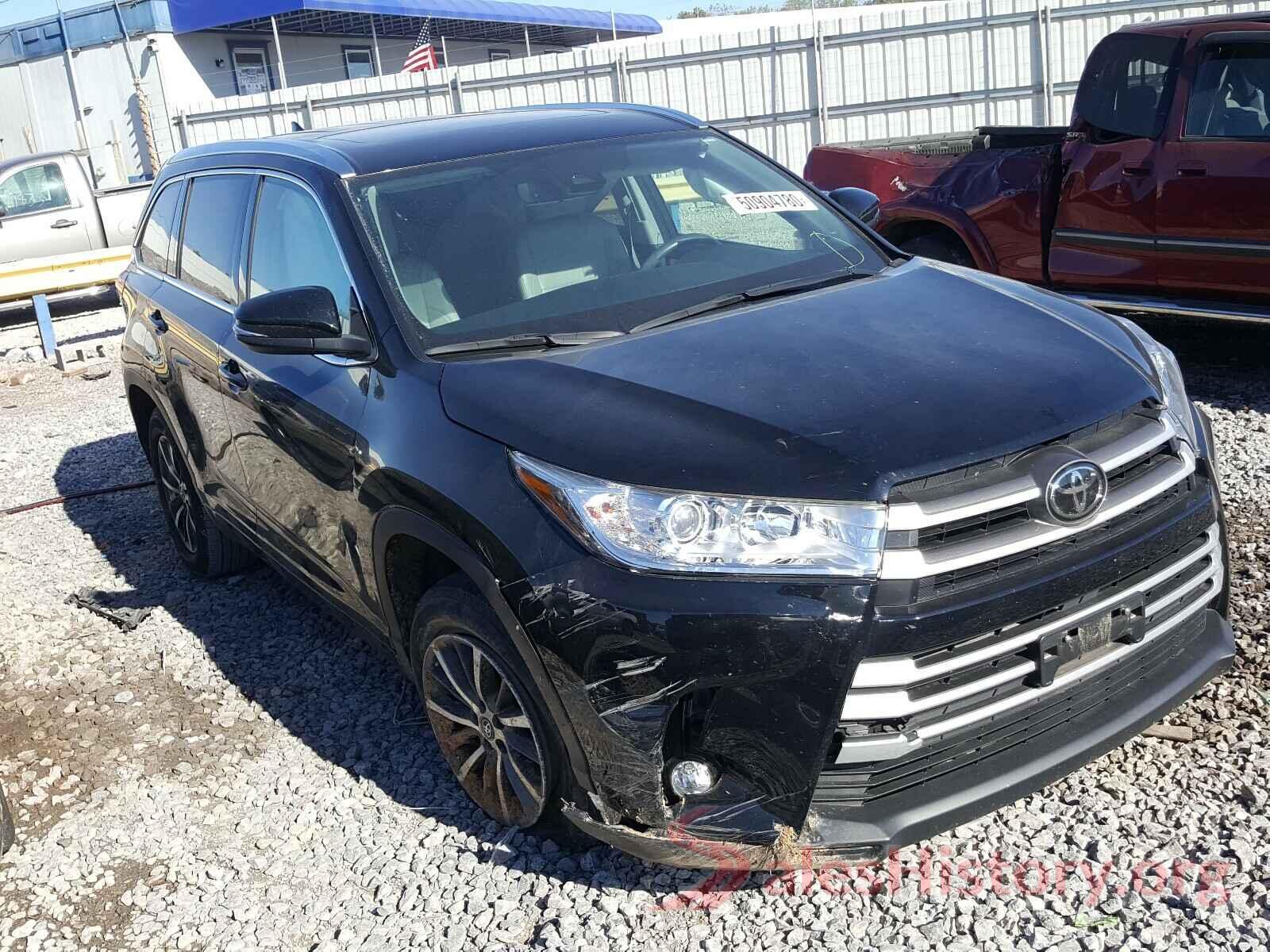 5TDKZRFH1JS532467 2018 TOYOTA HIGHLANDER