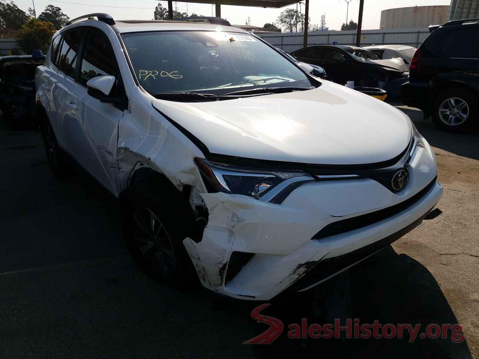 JTMRFREV2HJ169599 2017 TOYOTA RAV4