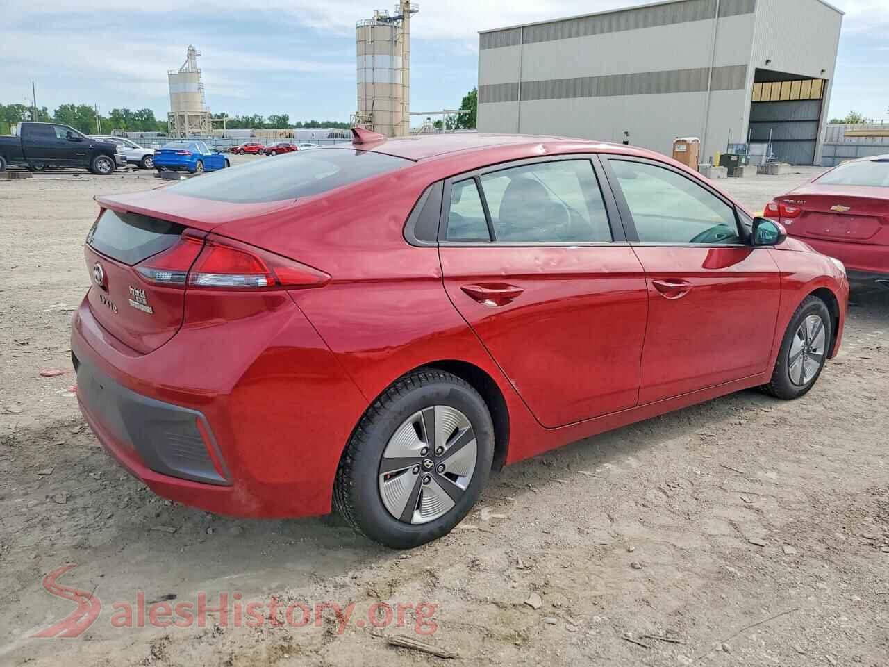 2022 HYUNDAI IONIQ VIN KMHC65LC2NU276772, right side view