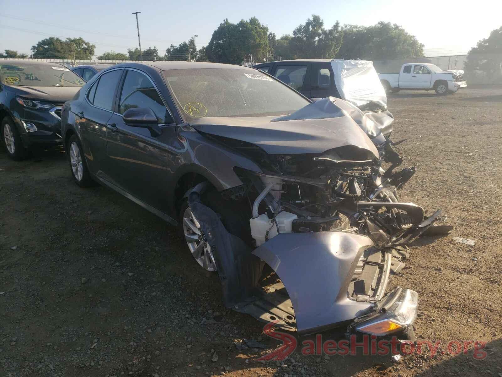 4T1B11HK7JU503970 2018 TOYOTA CAMRY