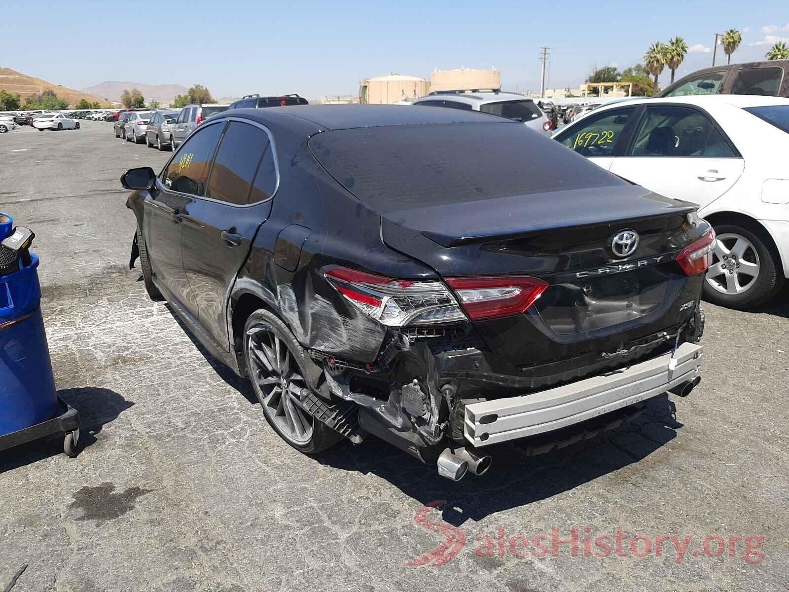 4T1B61HK1JU008598 2018 TOYOTA CAMRY