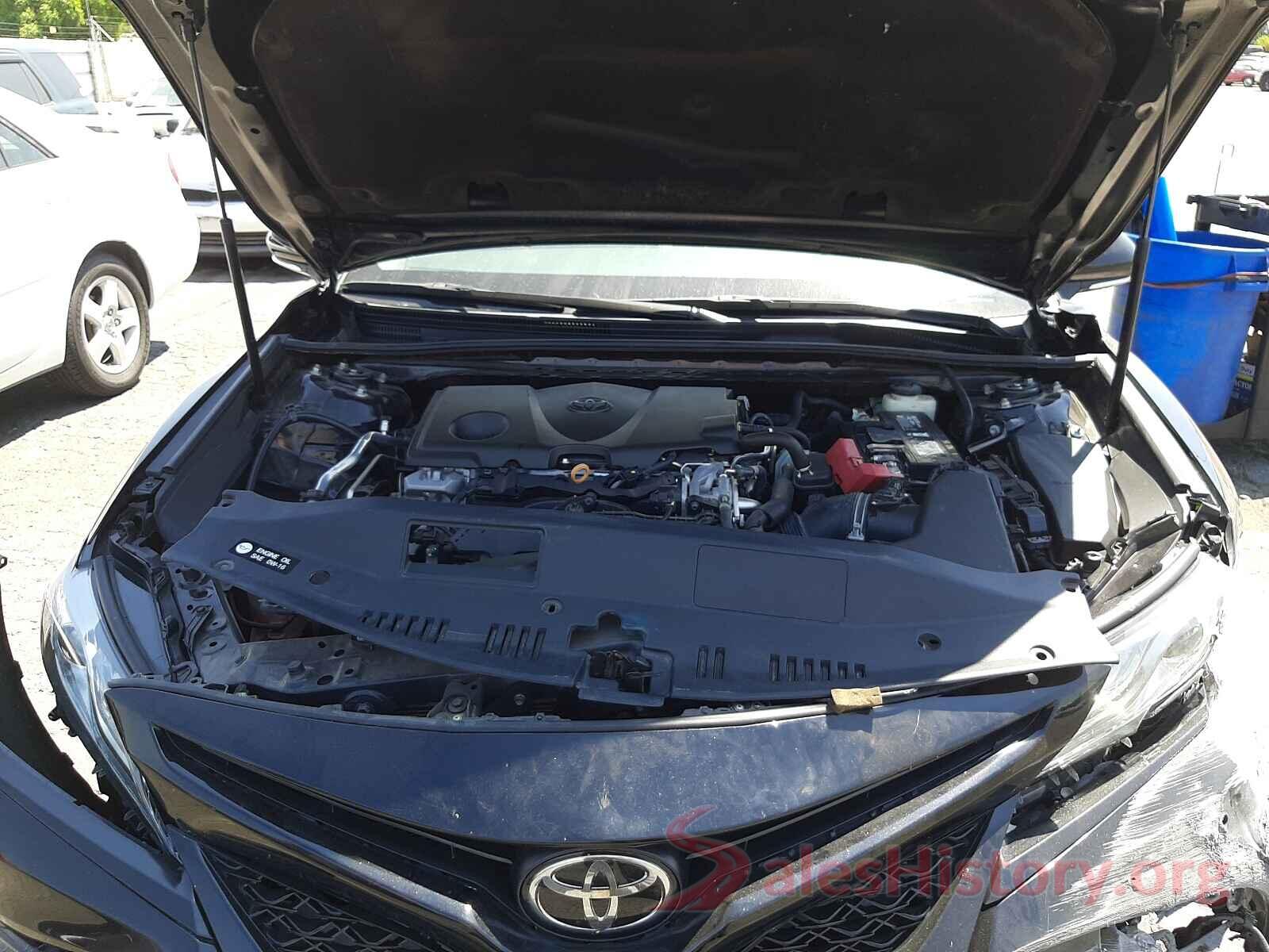 4T1B61HK1JU008598 2018 TOYOTA CAMRY