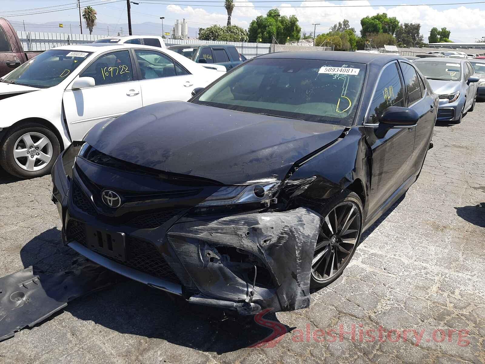 4T1B61HK1JU008598 2018 TOYOTA CAMRY