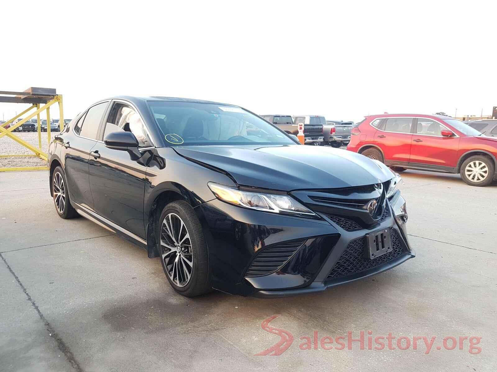 4T1B11HKXJU154528 2018 TOYOTA CAMRY