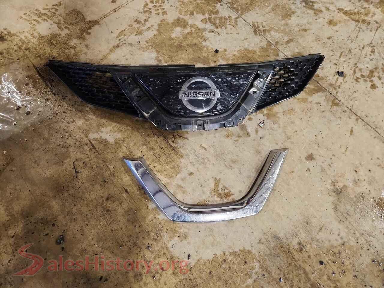 2019 NISSAN ROGUE VIN JN1BJ1CR1KW620915, trunk area