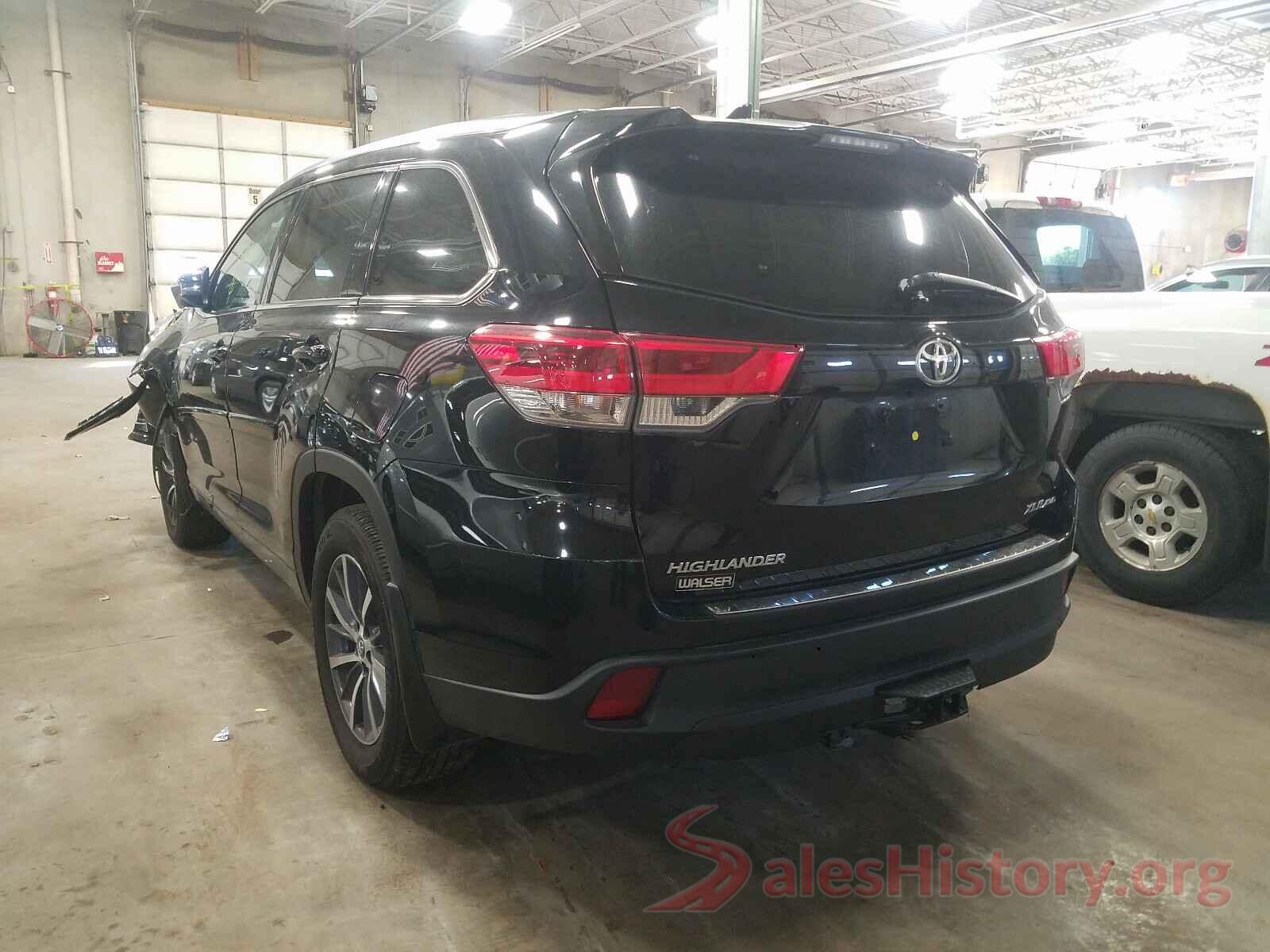 5TDJZRFH0JS561860 2018 TOYOTA HIGHLANDER