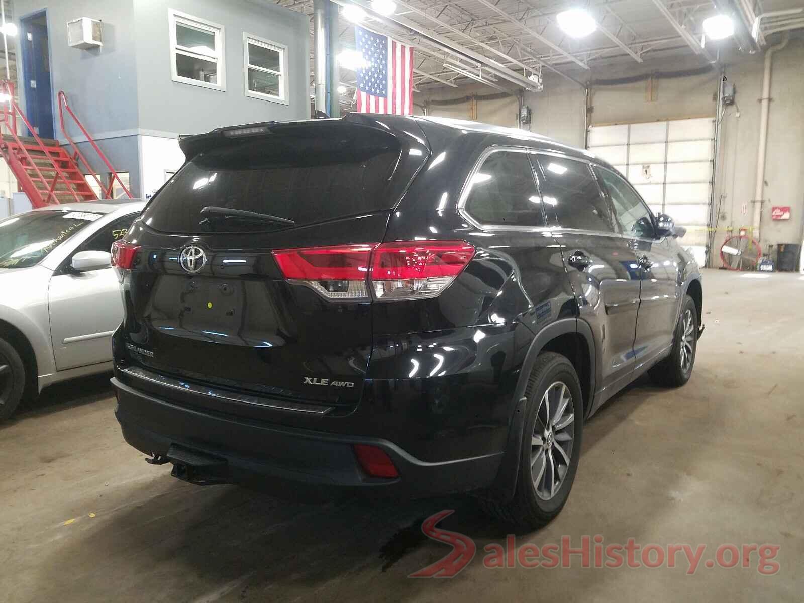 5TDJZRFH0JS561860 2018 TOYOTA HIGHLANDER