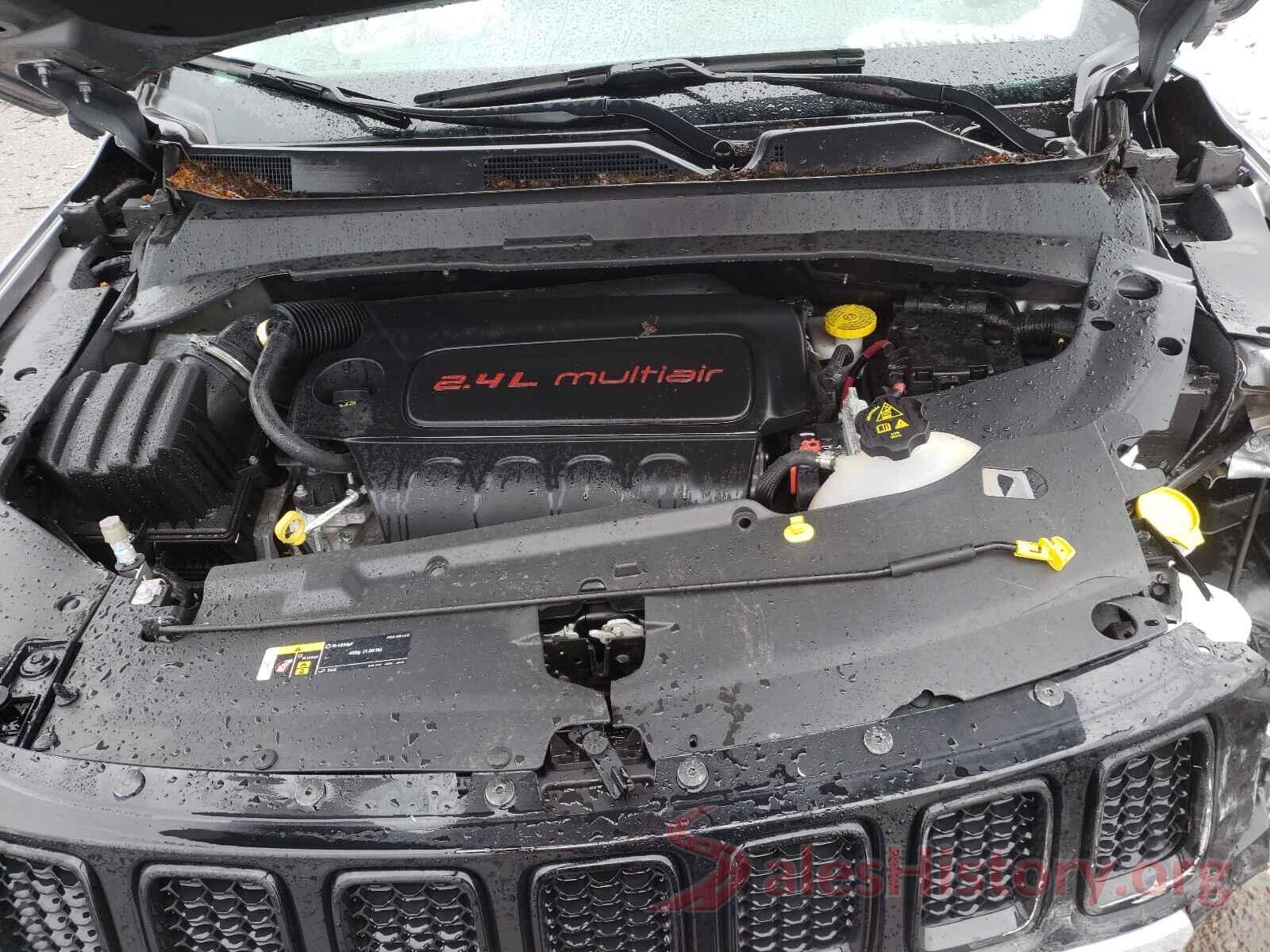 3C4NJDBB2JT480958 2018 JEEP COMPASS