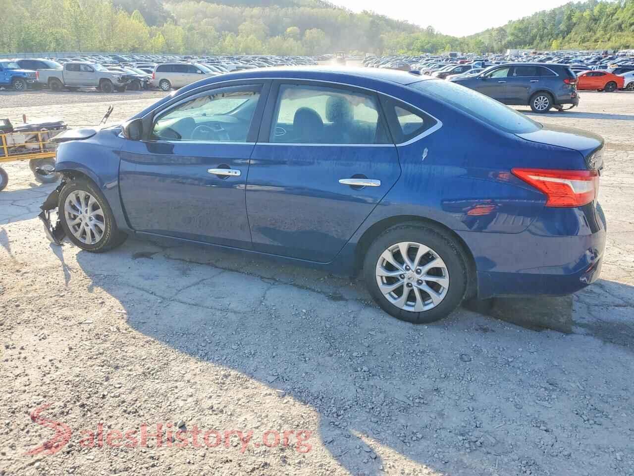 2018 NISSAN SENTRA VIN 3N1AB7APXJL637620, front view