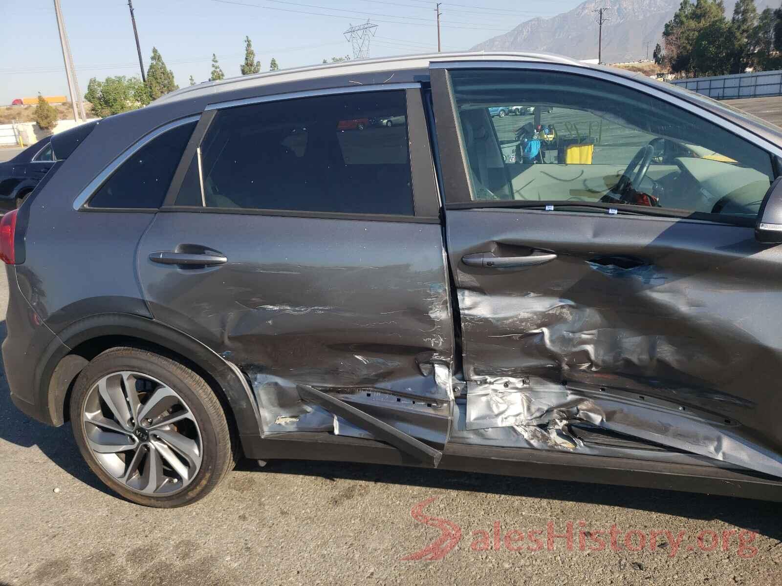 KNDCE3LC9H5053834 2017 KIA NIRO