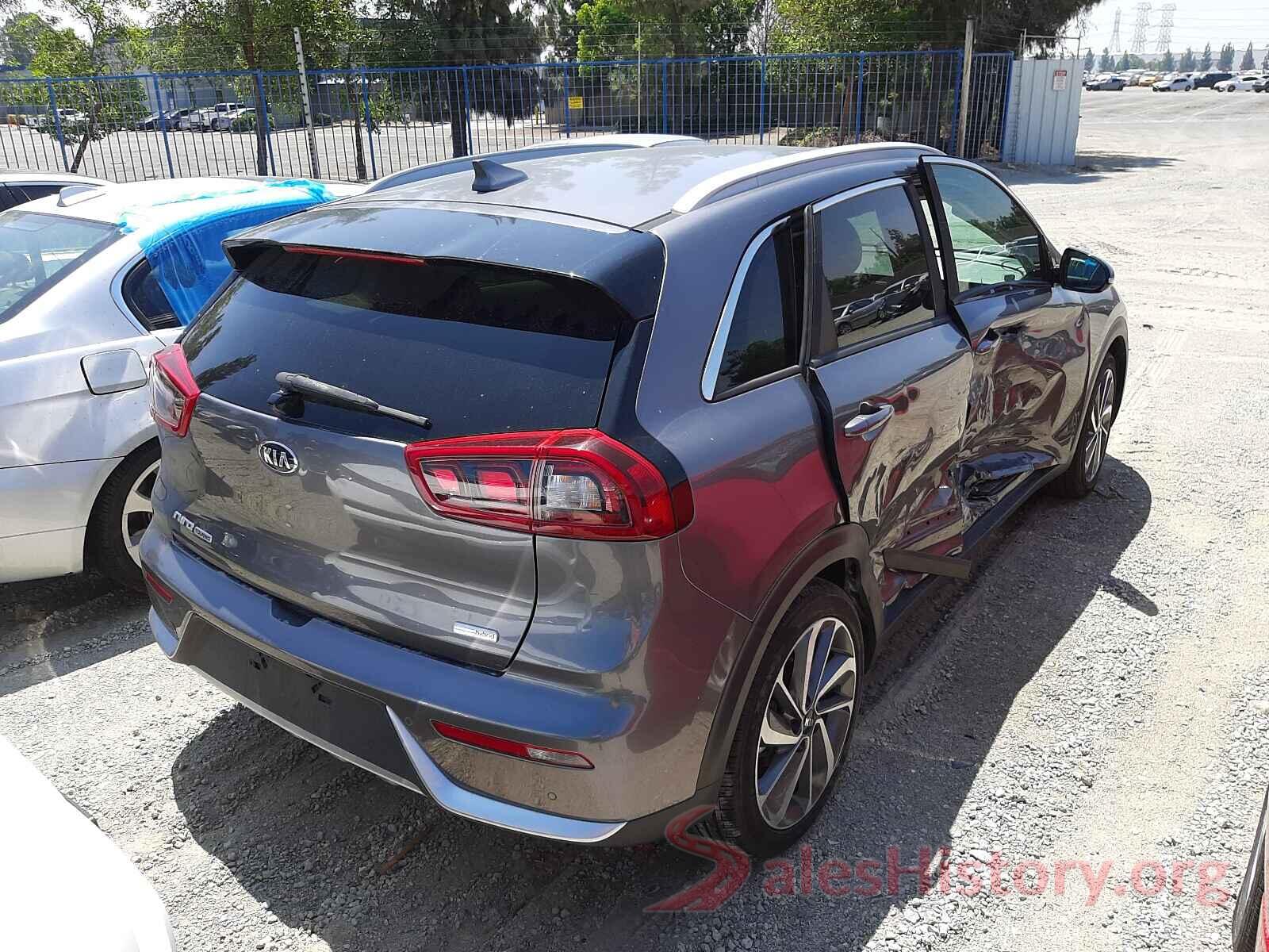 KNDCE3LC9H5053834 2017 KIA NIRO