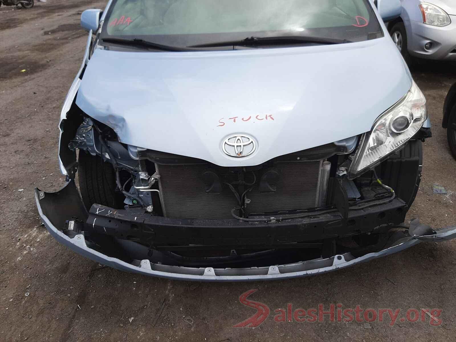 5TDYZ3DC8HS839997 2017 TOYOTA SIENNA