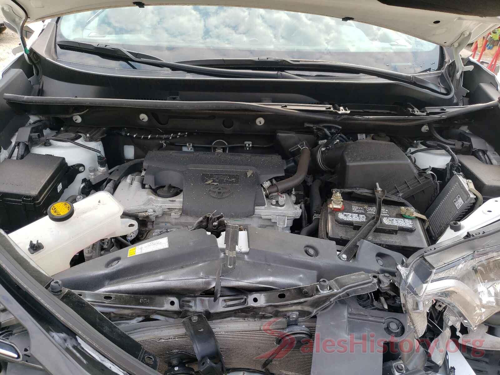 2T3RFREVXJW745902 2018 TOYOTA RAV4