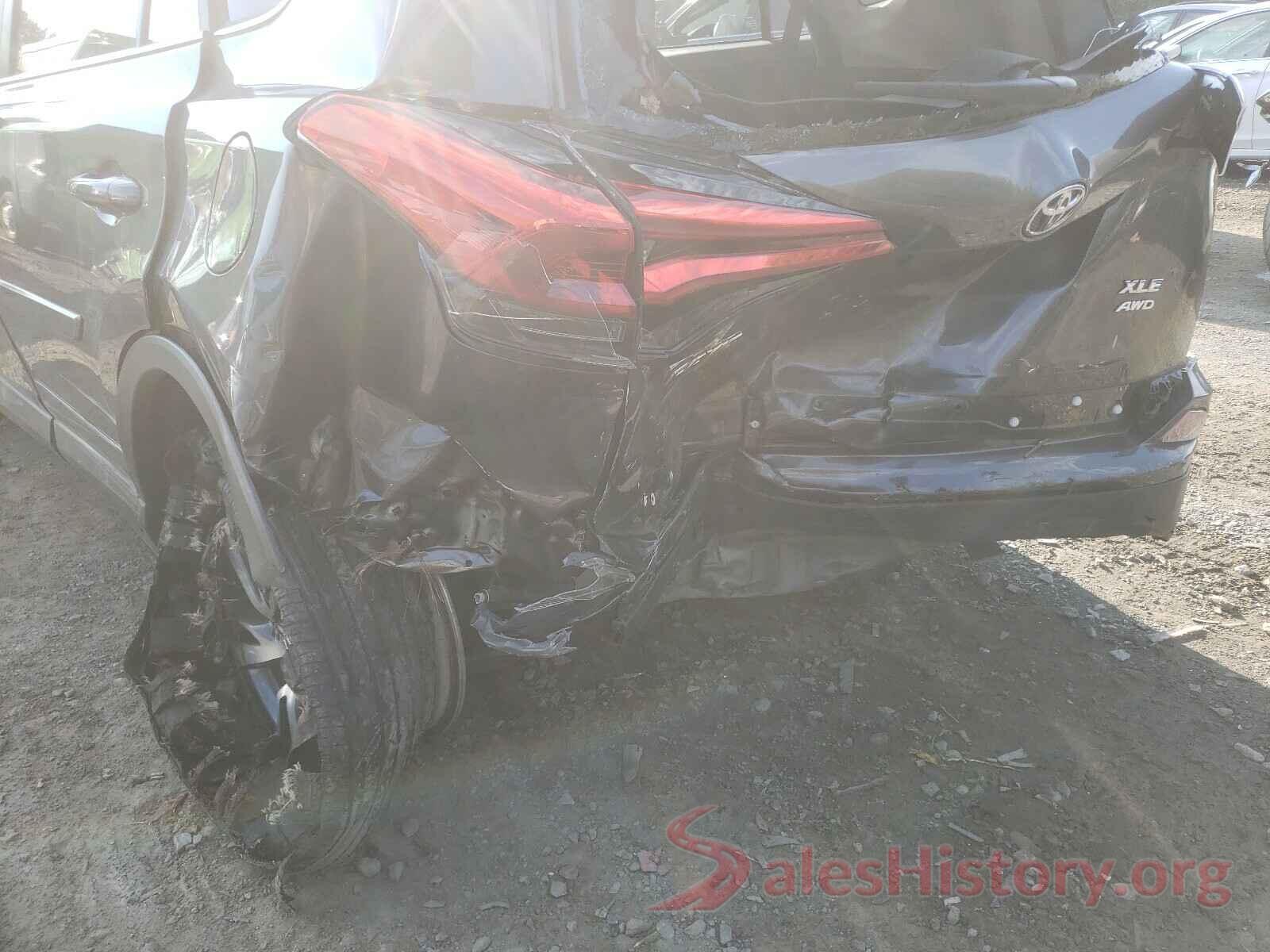 JTMRFREV2JJ250432 2018 TOYOTA RAV4