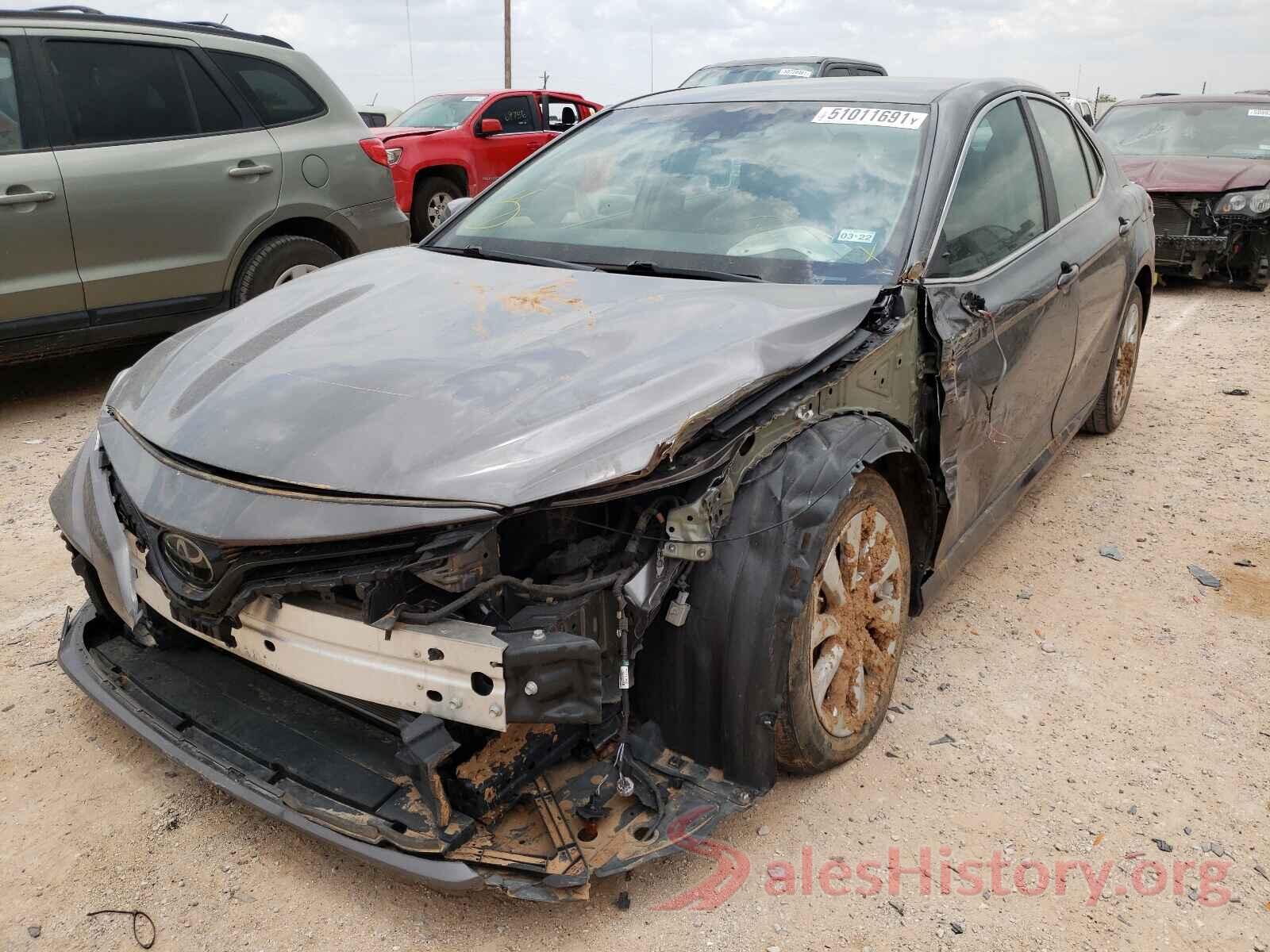 4T1B11HK2JU571447 2018 TOYOTA CAMRY