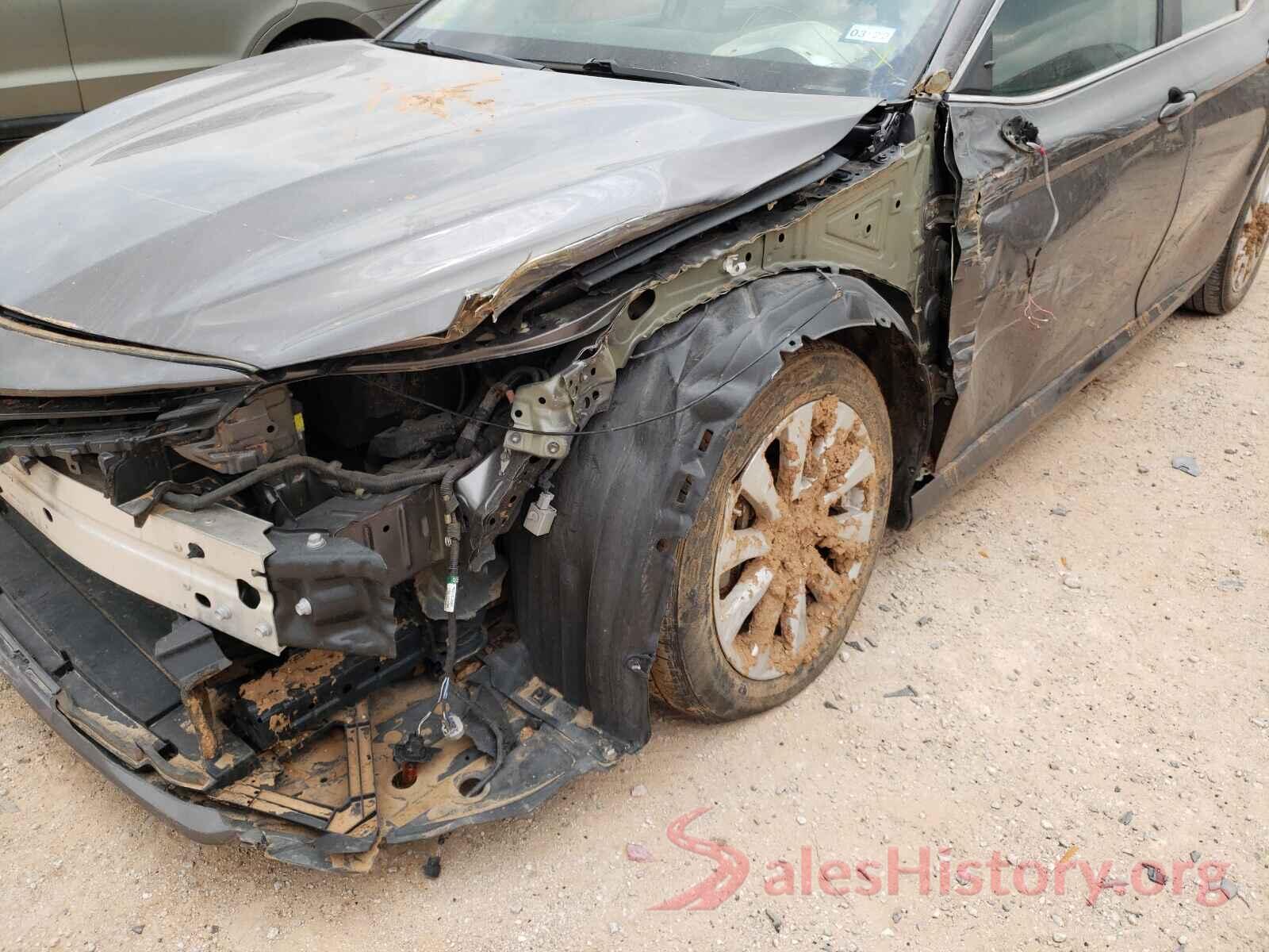 4T1B11HK2JU571447 2018 TOYOTA CAMRY