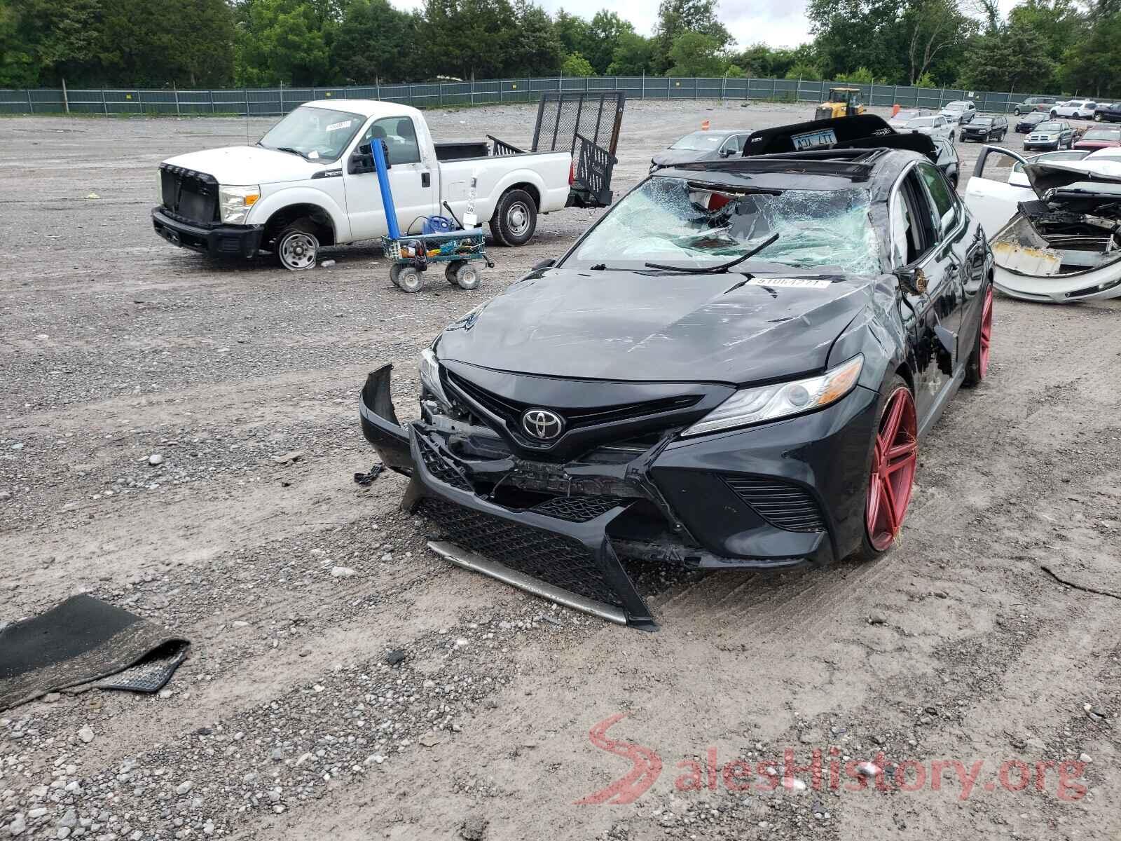 4T1B61HK9JU118041 2018 TOYOTA CAMRY