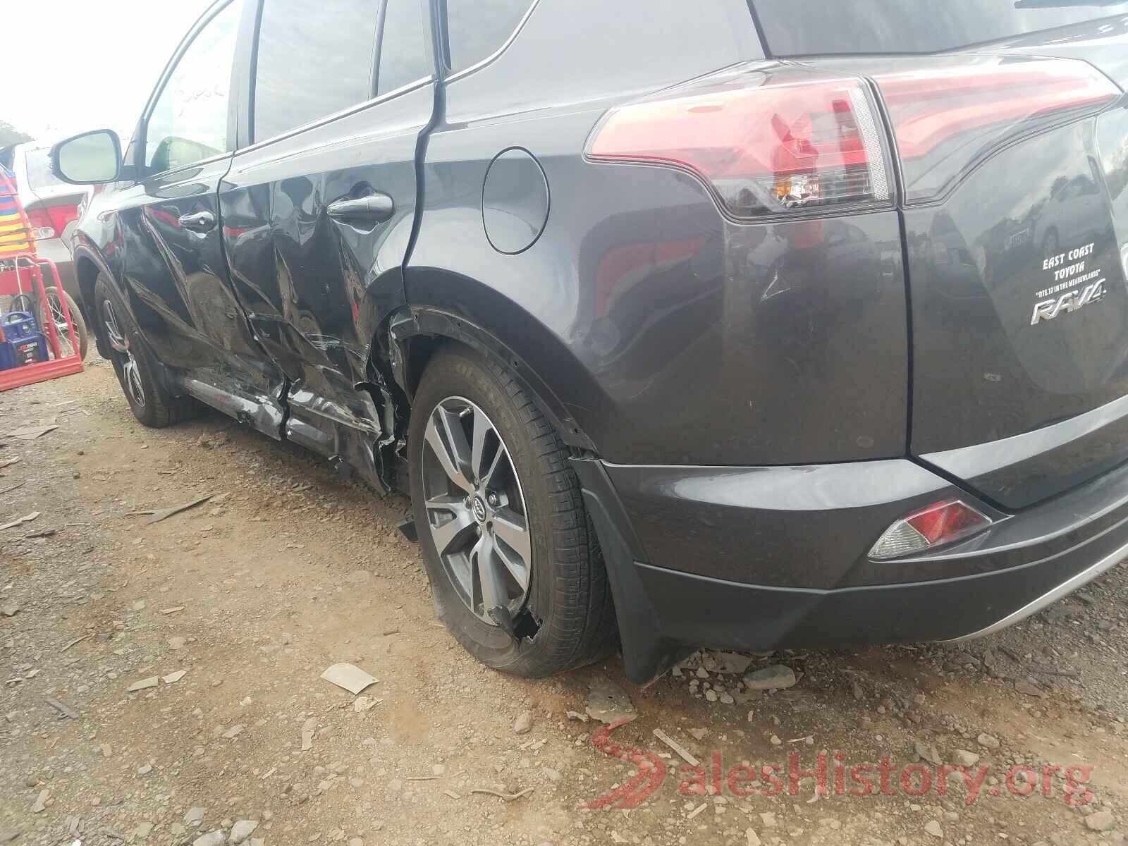 JTMRFREV6JJ208071 2018 TOYOTA RAV4