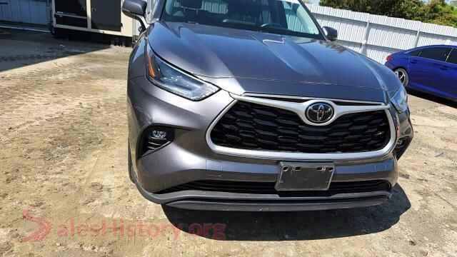 2021 TOYOTA HIGHLANDER VIN 5TDHZRBH5MS107497, damage close-up