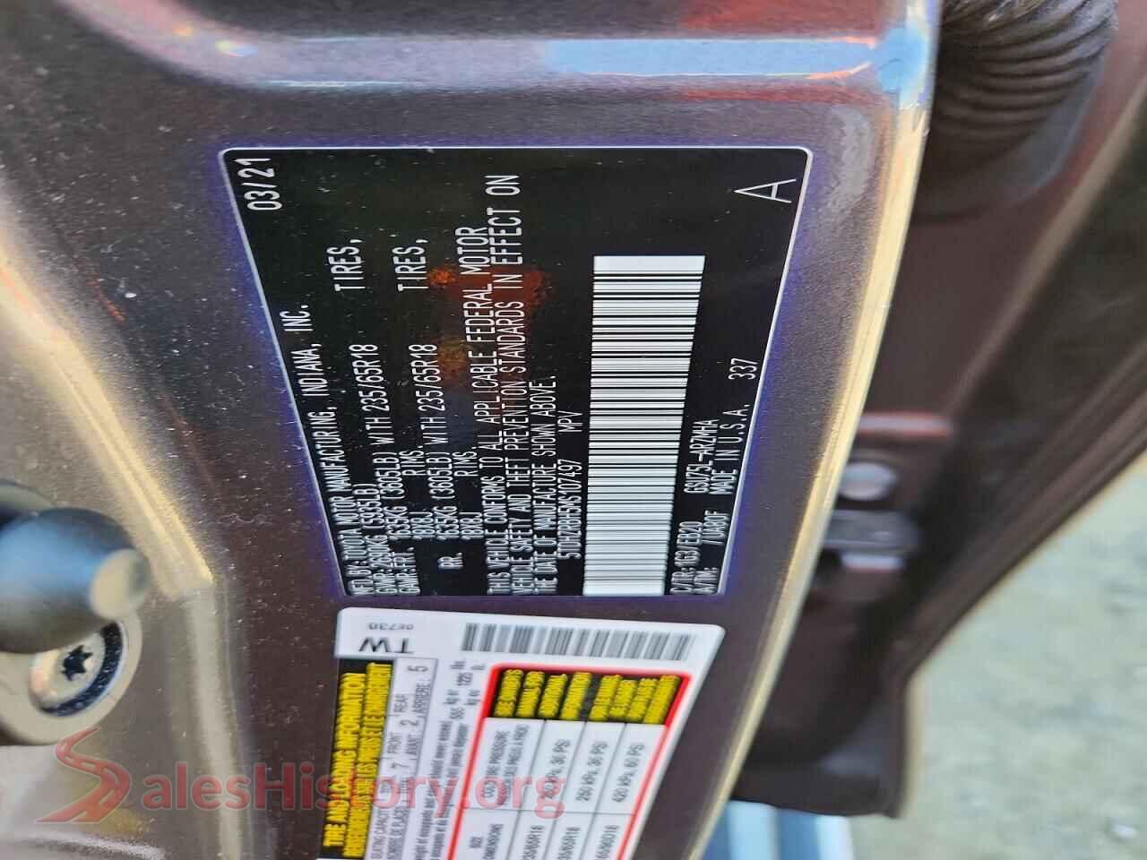 2021 TOYOTA HIGHLANDER VIN 5TDHZRBH5MS107497, trunk area
