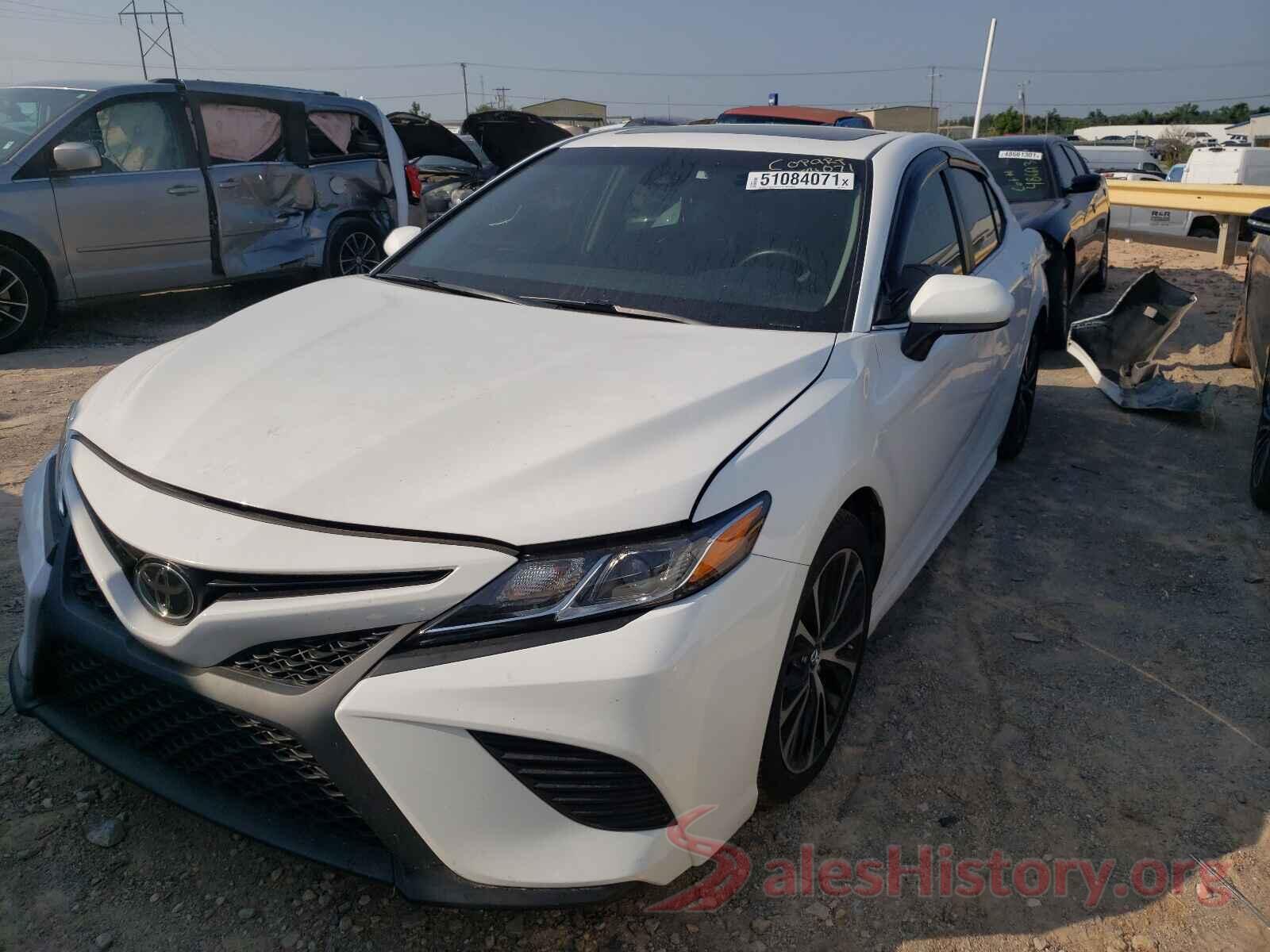 4T1B11HK0JU585413 2018 TOYOTA CAMRY