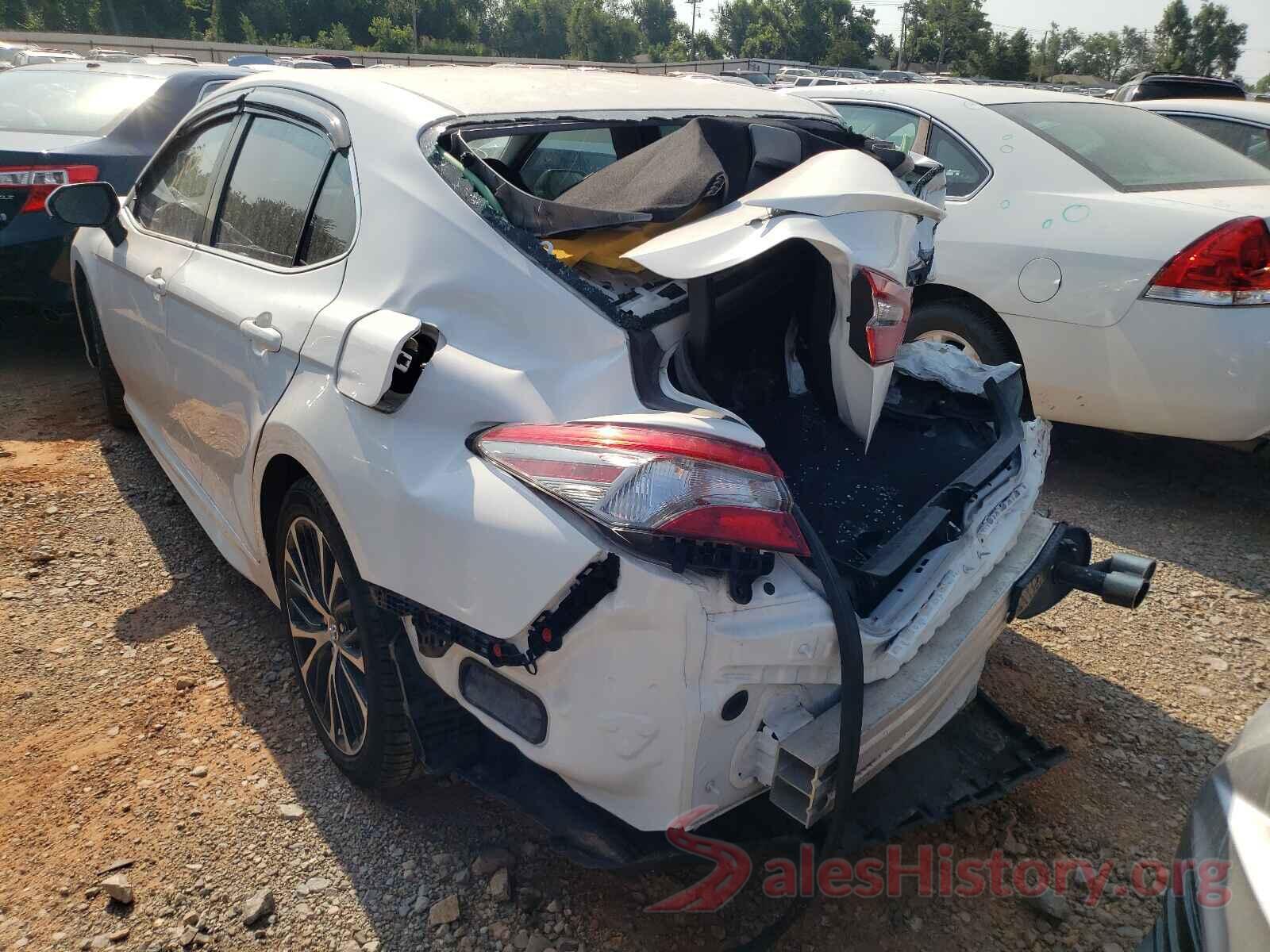 4T1B11HK0JU585413 2018 TOYOTA CAMRY