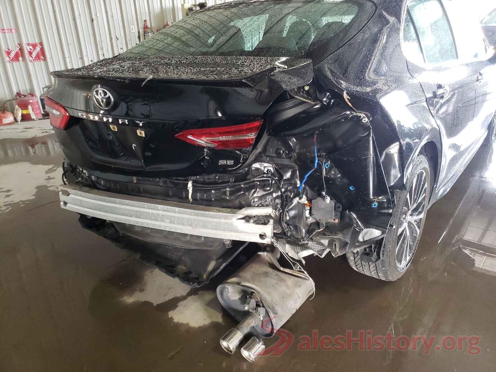 4T1B11HK2JU528873 2018 TOYOTA CAMRY