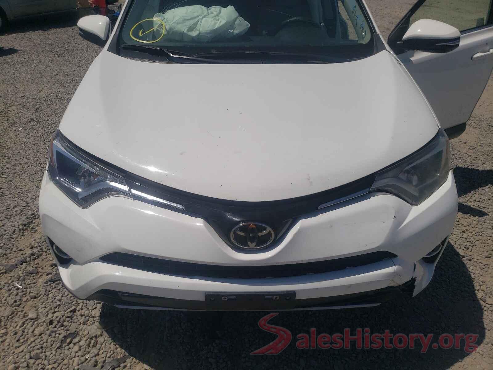 JTMRFREV8HJ712129 2017 TOYOTA RAV4