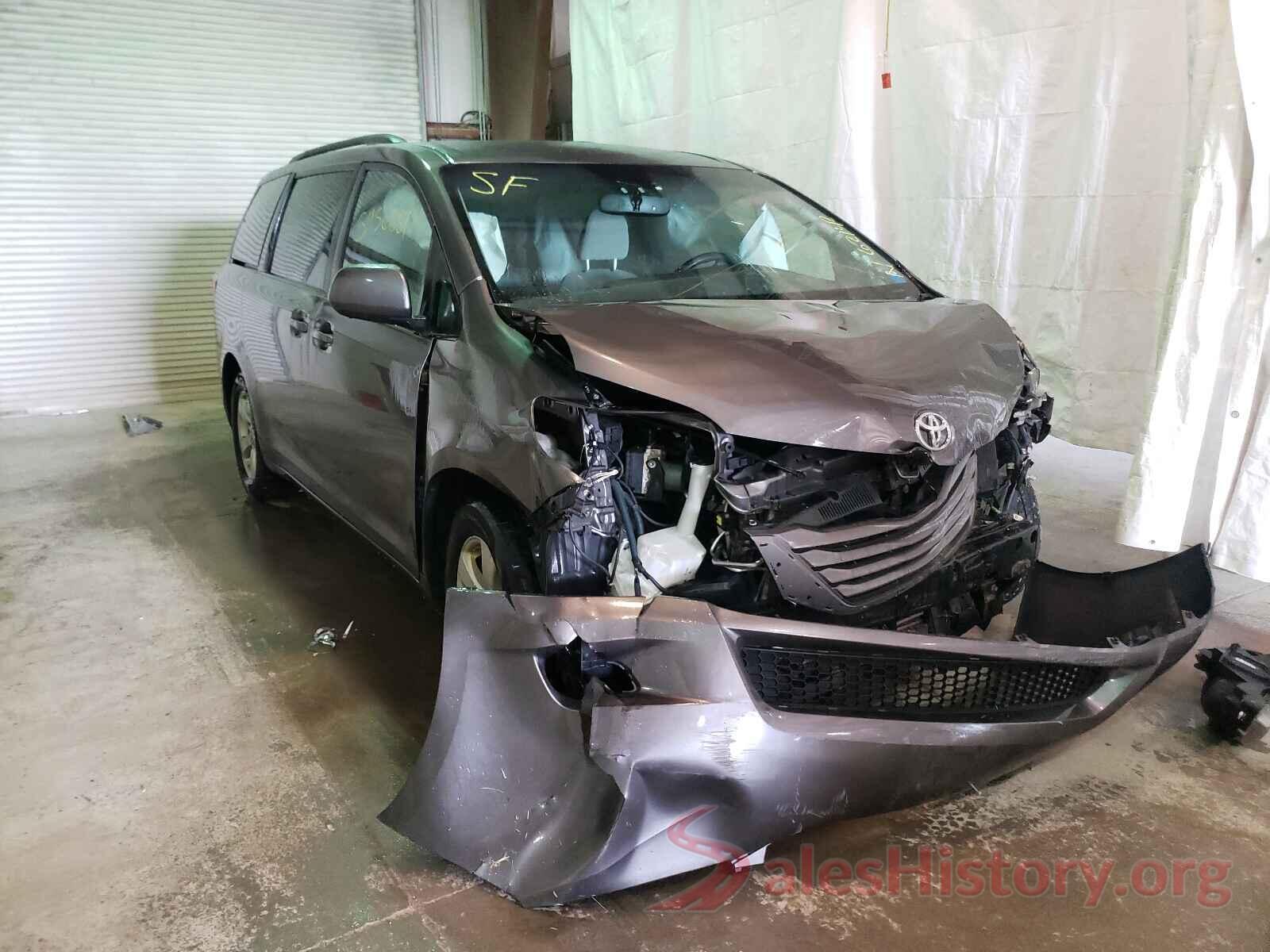 5TDKZ3DC3HS829660 2017 TOYOTA SIENNA