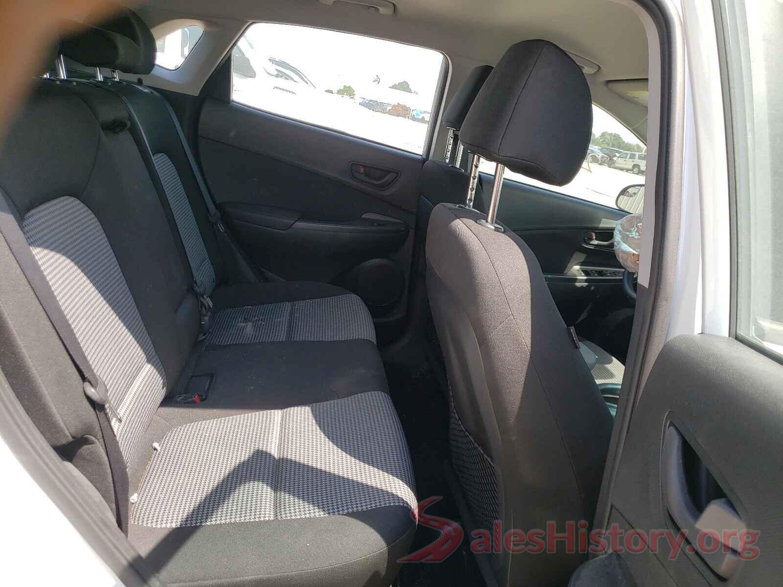 KM8K12AAXJU111587 2018 HYUNDAI KONA