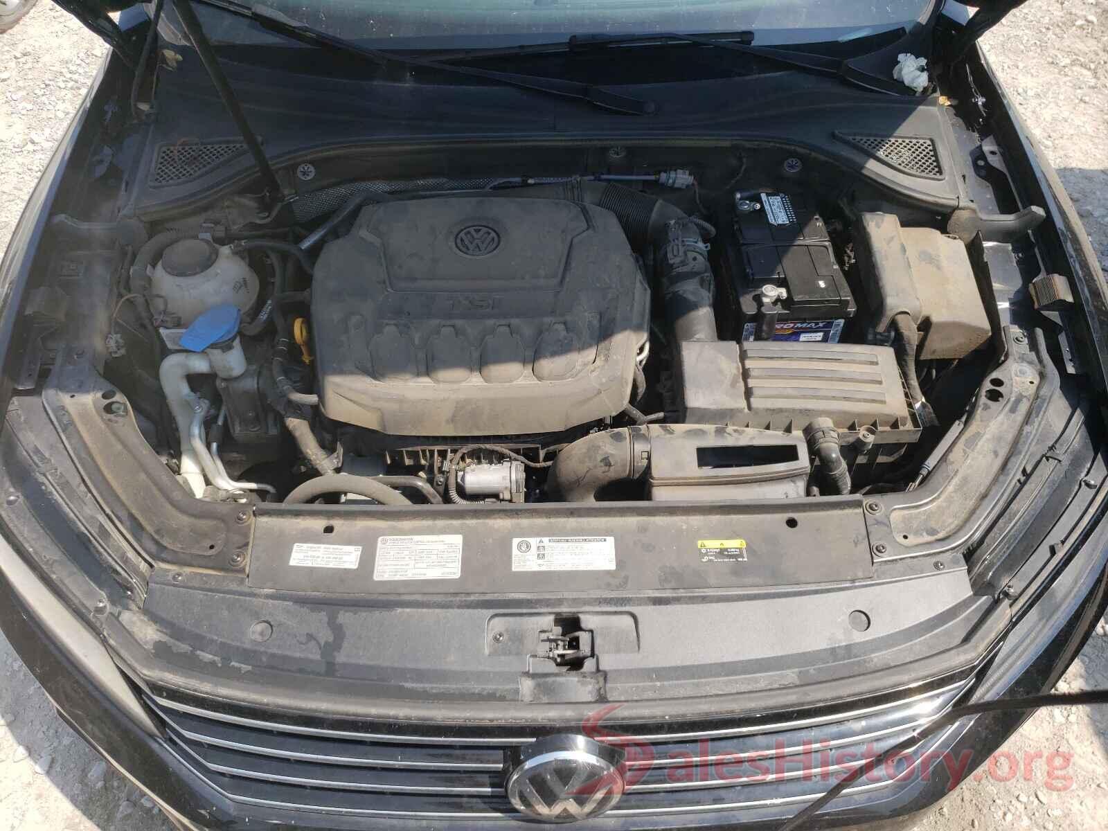 1VWBA7A33JC000580 2018 VOLKSWAGEN PASSAT