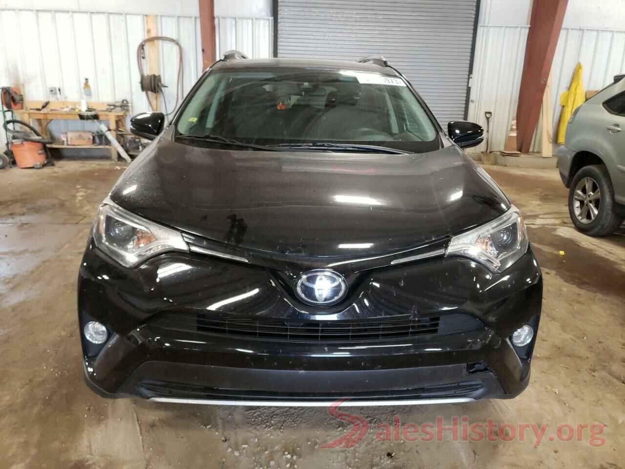 2T3RFREV7JW710685 2018 TOYOTA RAV4