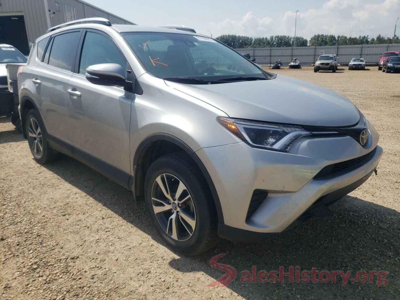 2T3BFREV0JW857898 2018 TOYOTA RAV4