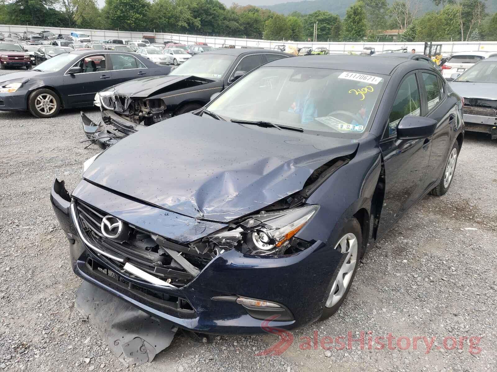 3MZBN1U77JM231030 2018 MAZDA 3